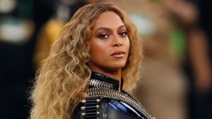 Η Beyoncé φροντίζει τα μαλλιά της με τον πιο ανέξοδο τρόπο!