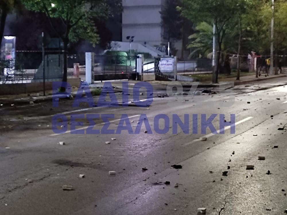 Θεσσαλονίκη: Έξι συλλήψεις για τα χθεσινά επεισόδια- Εικόνες καταστροφής στο ΑΠΘ (ΦΩΤΟ)
