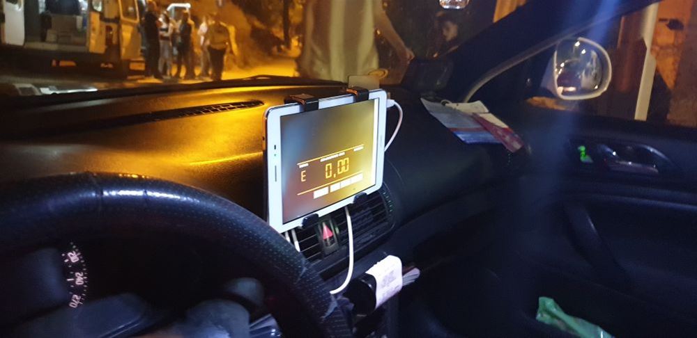 Θεσσαλονίκη: Οδηγοί ταξί έκαναν δρομολόγια με tablet κι απενεργοποιημένα ταξίμετρα (ΦΩΤΟ)