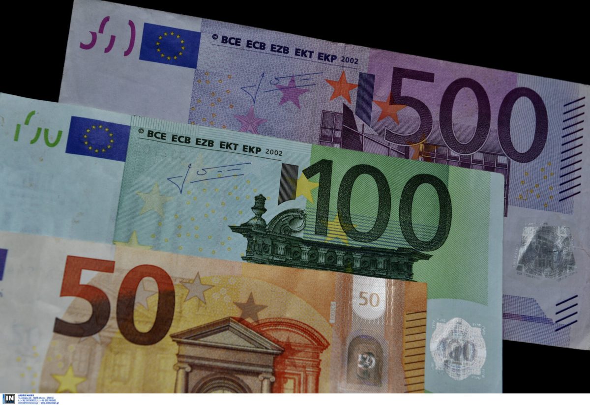 Αντίστροφα για την αύξηση του κατώτατου μισθού