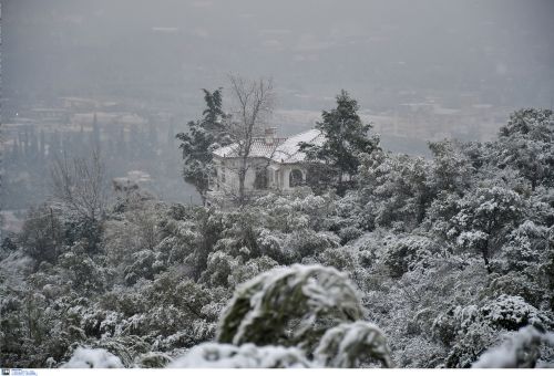 Χιονoπτώσεις στη δυτική Μακεδονία – Πού χρειάζονται αλυσίδες