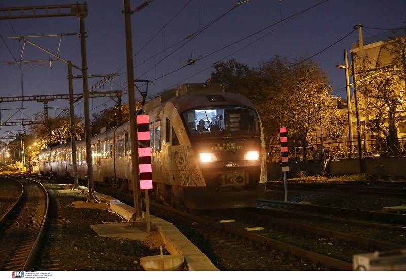 Μαρτυρία εγκλωβισμένης επιβάτιδας τρένου στην Οινόη στο ΡΘ: «Μείναμε χωρίς νερό και φαγητό για ώρες – Καμία επίσημη ενημέρωση»