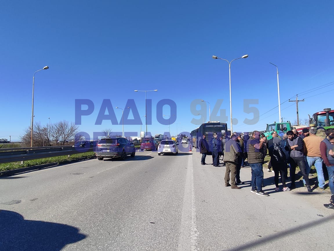 Πόλεμος νεύρων/ Άνοιξε η Μουδανιών/ Ενδέχεται να την ξανακλείσουν αγρότες (ΦΩΤΟ)
