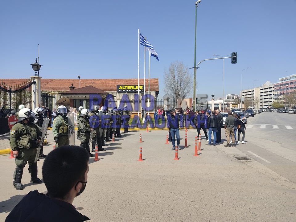Στον εισαγγελέα οι συλληφθέντες για τα επεισόδια στο λιμάνι μεταξύ ΠΑΜΕ- αστυνομικών