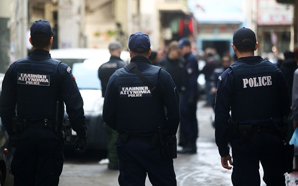 Συλλήψεις για  πώληση λαθραίων τσιγάρων στη Θεσσαλονίκη
