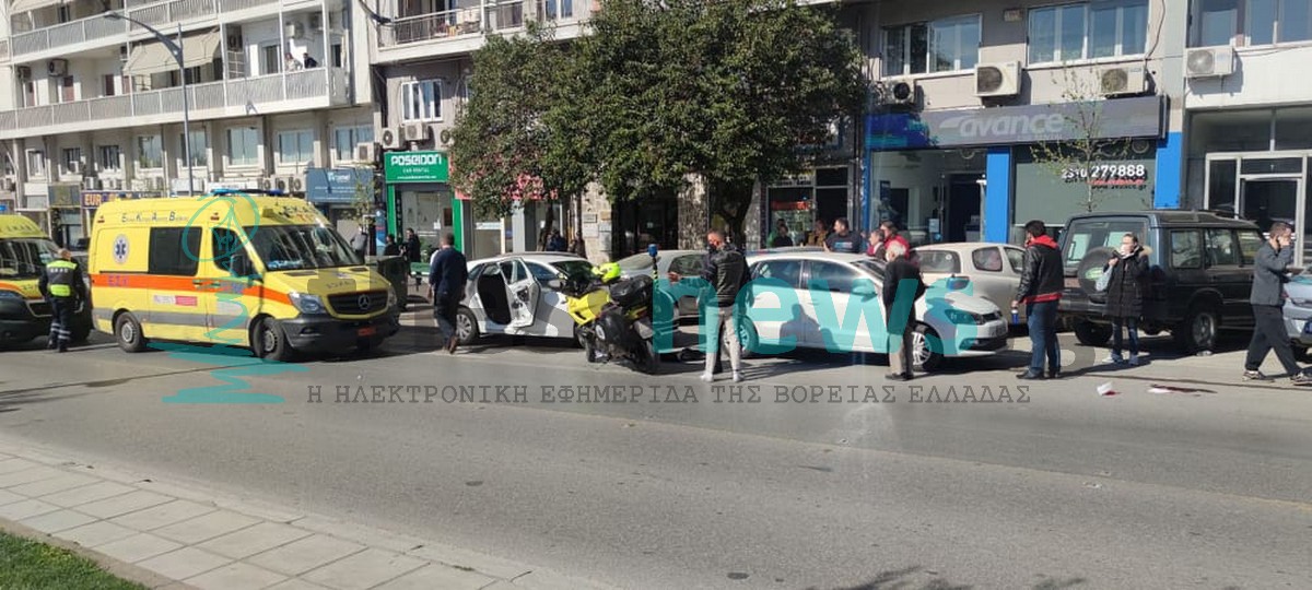 Όχημα παρέσυρε και τραυμάτισε πεζό στην Αγγελάκη (ΦΩΤΟ)
