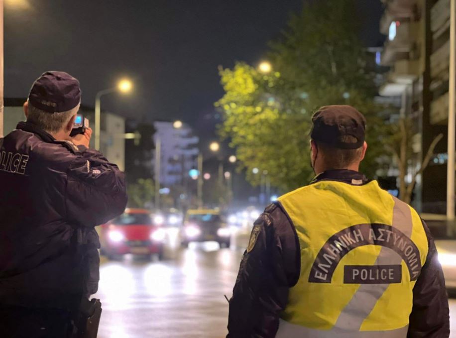 Τροχαία: Πρόστιμα για ταχύτητα και παράνομη στάθμευση σε Θεσσαλονίκη και Πιερία