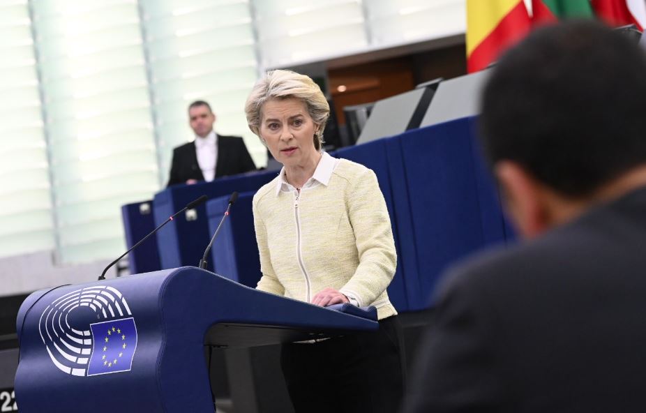 Η Κομισιόν συστήνει τη χορήγηση καθεστώτος ένταξης της Βοσνίας – Ερζεγοβίνης στην Ευρωπαϊκή Ένωση