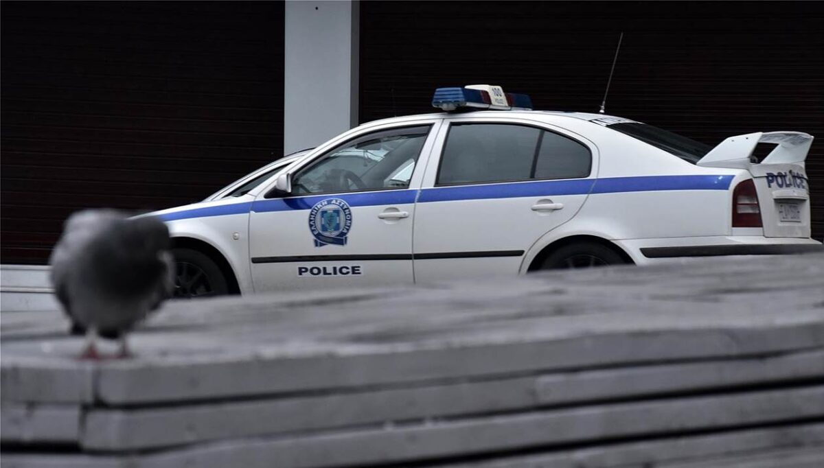 Θεσσαλονίκη: Άνοιγε αυτοκίνητα – Έκλεψε κοσμήματα αξίας 5.900 ευρώ