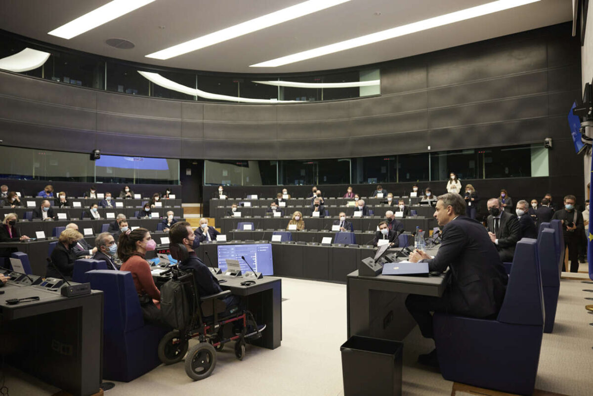 Στο Στρασβούργο ο Κυρ. Μητσοτάκης – Μονομαχία με Ανδρουλάκη στο Ευρωπαικό Κοινοβούλιο