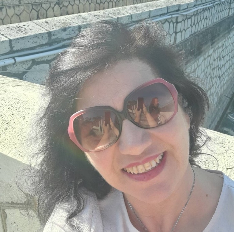 Εργαζόμενη και μητέρα 6 παιδιών έδωσε πανελλήνιες και μπήκε στην Ιατρική Σχολή (AUDIO)
