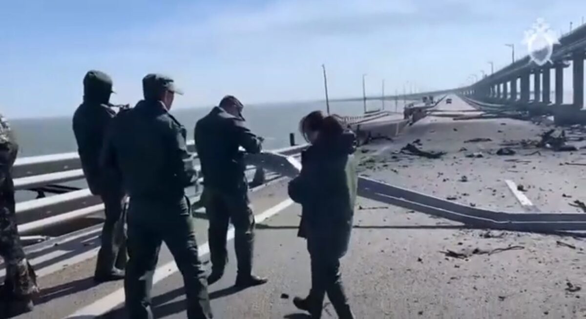 Βίντεο από το σημείο της έκρηξης στη γέφυρα δημοσίευσε η Μόσχα