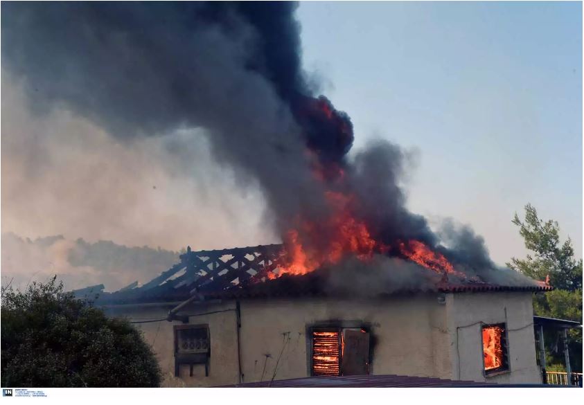 Φωτιά σε σπίτι στη Ν. Τρίγλια (VIDEO)