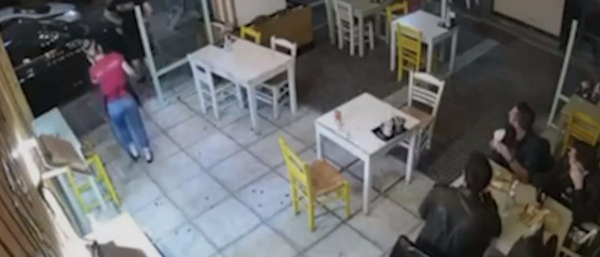 Θεσσαλονίκη: Βίντεο ντοκουμέντο από τον ξυλοδαρμό 22χρονου από ομάδα τραμπούκων