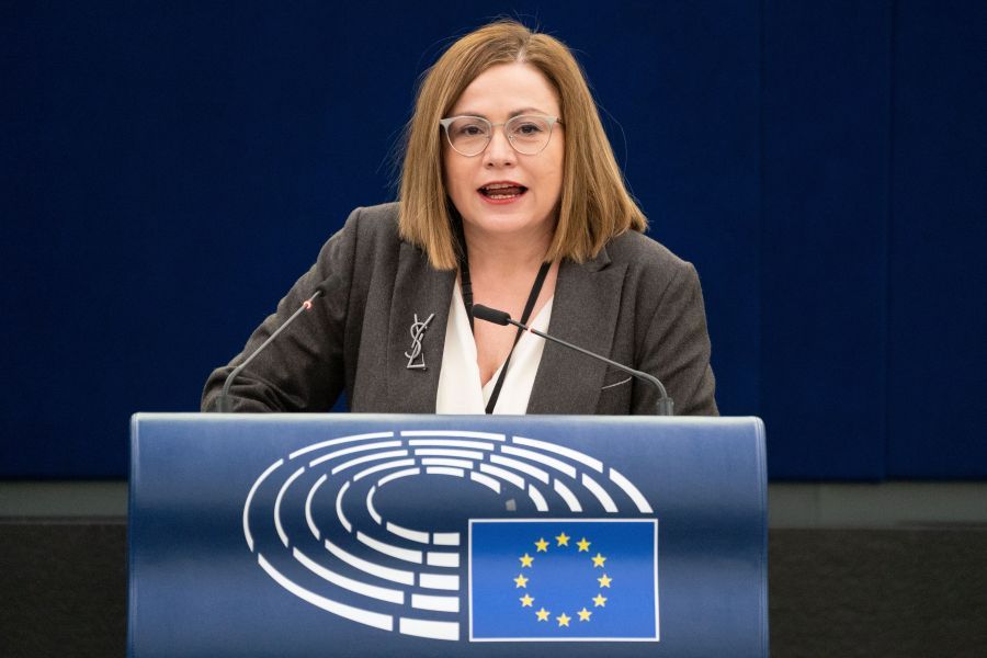 Μ. Σπυράκη: Κατέθεσε 21.240 ευρώ στο ΕΚ – Έστειλε εξώδικο στον πρώην συνεργάτη της