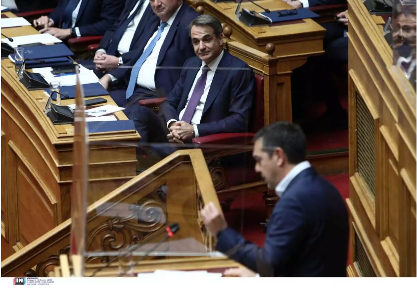 Σήμερα η μάχη των πολιτικών αρχηγών στη βουλή στη σκιά του Qatargate και παρακολουθήσεων