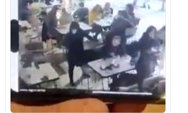 Πυροβολισμοί με δύο νεκρούς μέσα σε καφετέρια στη Ν. Σμύρνη (VIDEO)