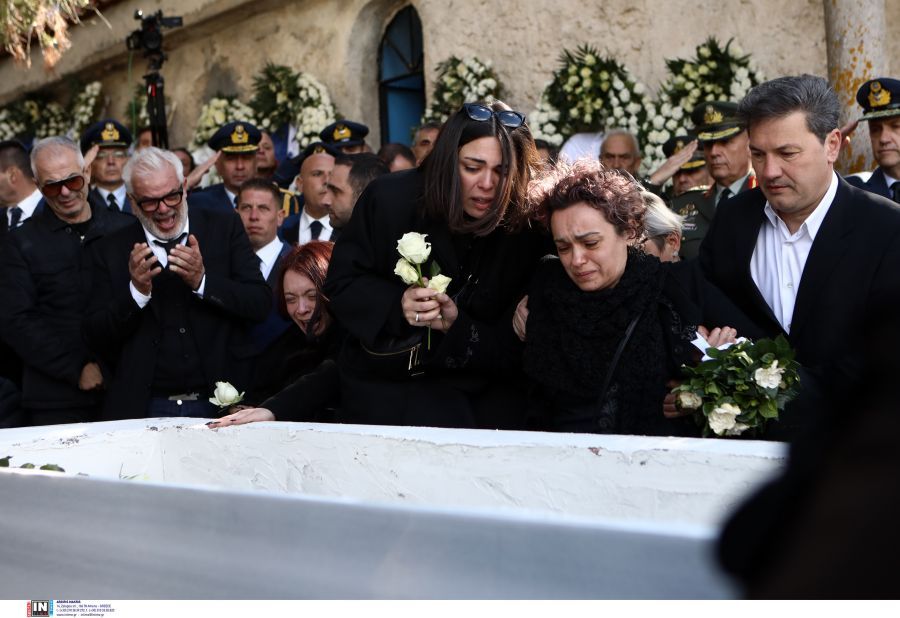 Η συγκλονιστική εξομολόγηση της συντρόφου του υποσμηναγού: «Με αποχαιρετούσε κάθε πρωί με ένα φιλί» (Video)
