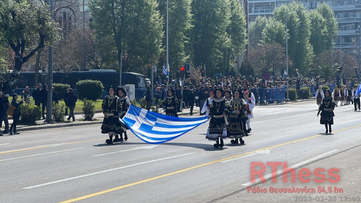 Παρέλαση στη Θεσσαλονίκη – Η Ελλάδα στα γαλανόλευκα