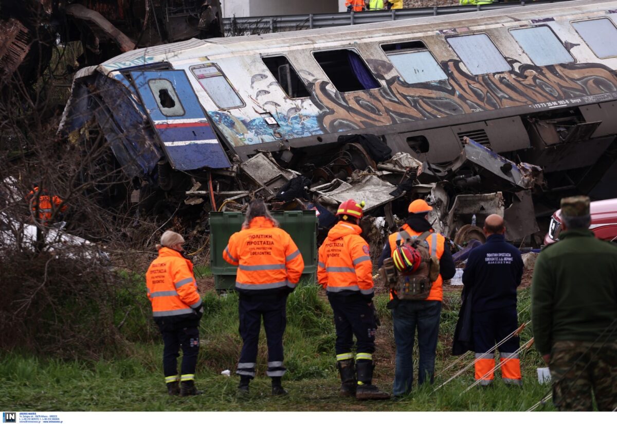 Τραγωδία στα Τέμπη: Περίπου 28-30 επιβάτες κάηκαν, κάποιοι ζωντανοί