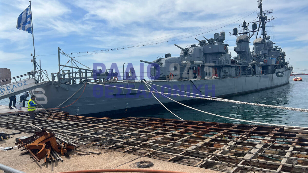 Επισκευάζεται το deck της Νέας Παραλίας (ΦΩΤΟ-ΒΙΝΤΕΟ)