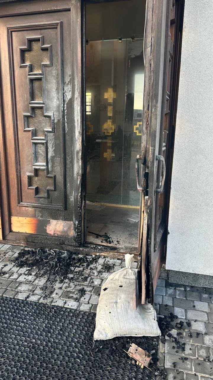 Ουκρανία: Πυρπόλησαν το ναό της Γεννήσεως της Θεοτόκου στη Λβιβ