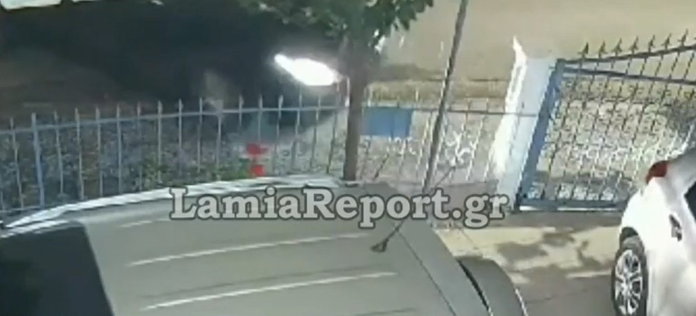 Λαμία: Αυτοσχέδιοι αγώνες δρόμου – Κάμερα κατέγραψε αυτοκίνητο που έπεσε σε μάντρα (Video)