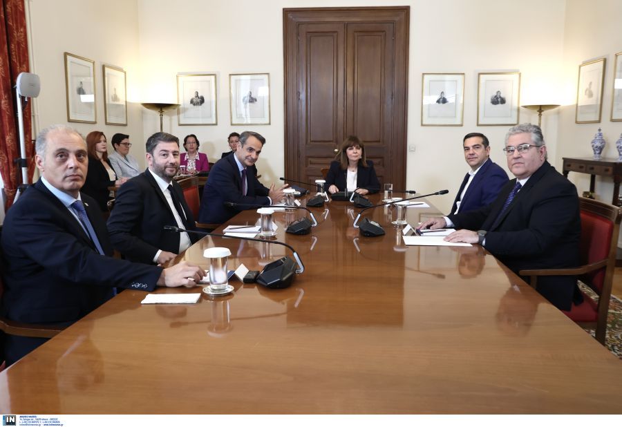 Ολοκληρώθηκε η σύσκεψη των πολιτικών αρχηγών στο Προεδρικό Μέγαρο – Ο Ιωάννης Σαρμάς νέος υπηρεσιακός πρωθυπουργός (Photos & Video)