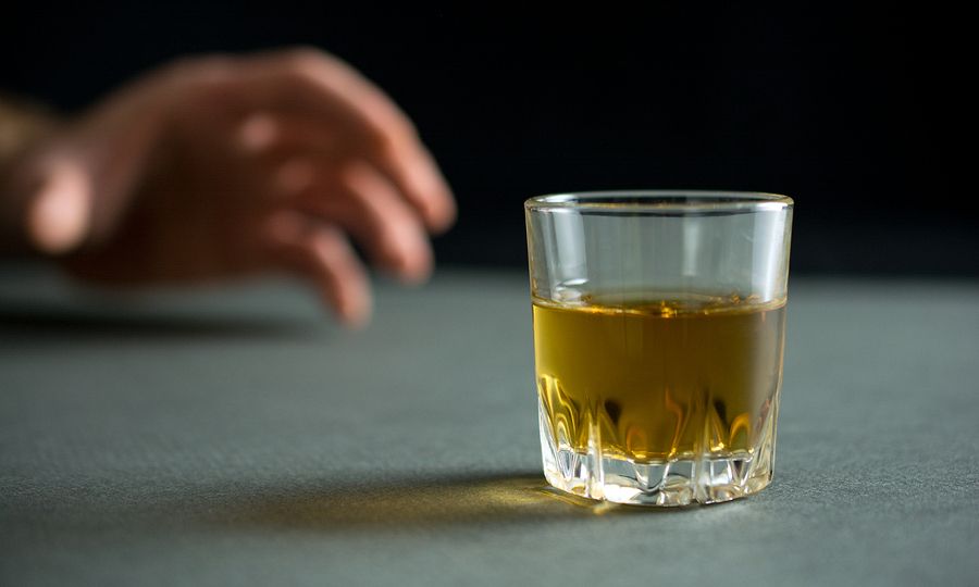 ΣΔΟΕ: Εξάρθρωσε κύκλωμα εμπορίας παράνομου αλκοόλ – Δύο συλλήψεις