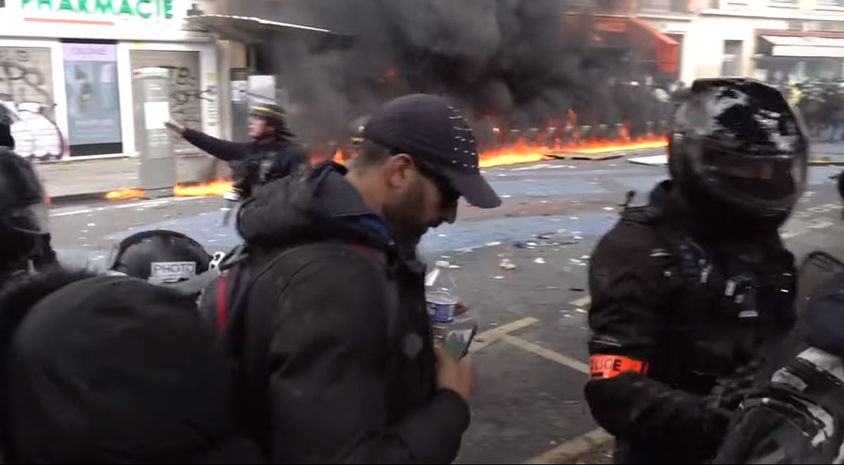 Βίαιες συγκρούσεις στο Παρίσι στις διαδηλώσεις της Πρωτομαγιάς