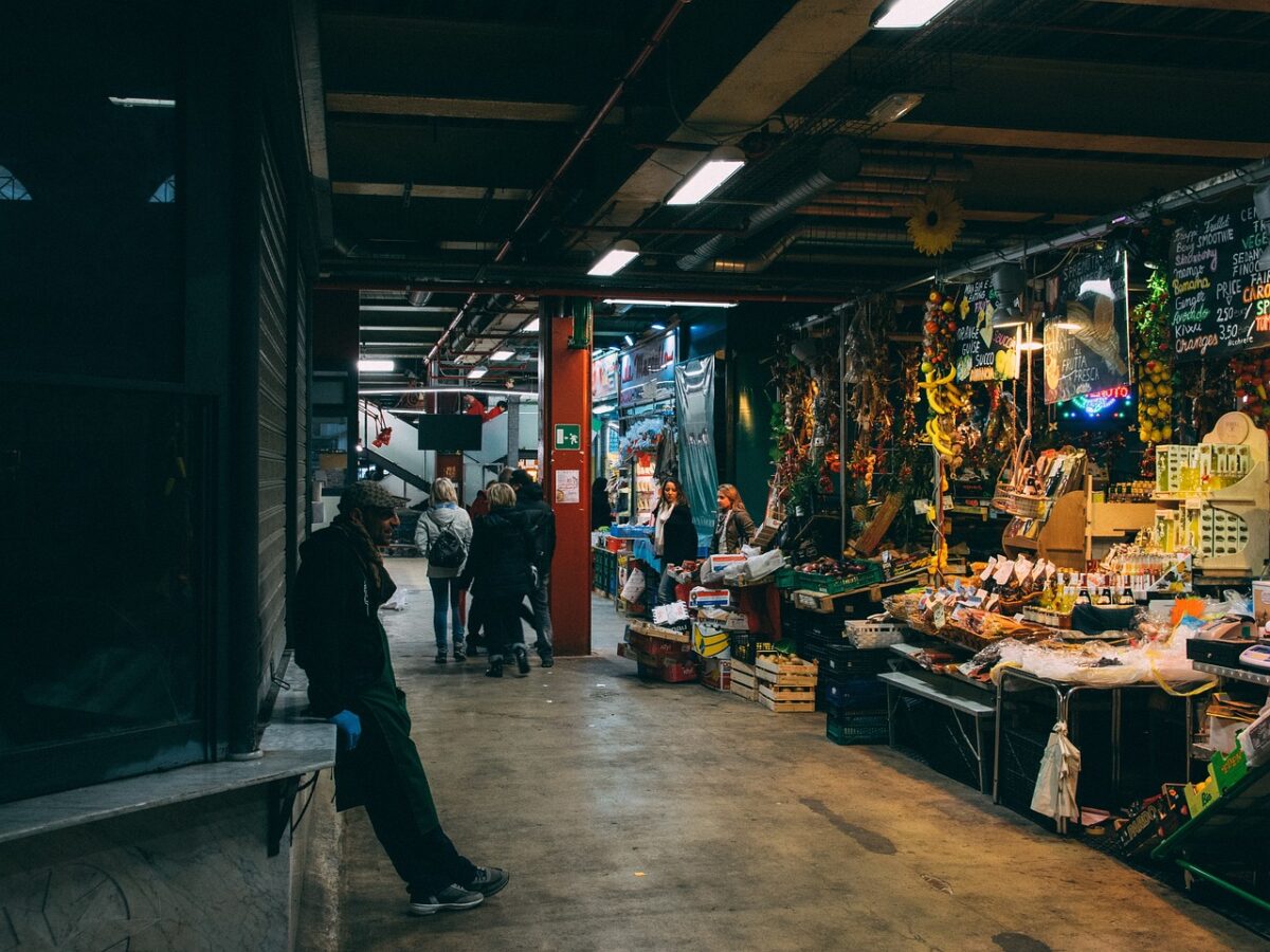 Κατασχέθηκαν εκατοντάδες προϊόντα παρεμπορίου στη Θεσσαλονίκη