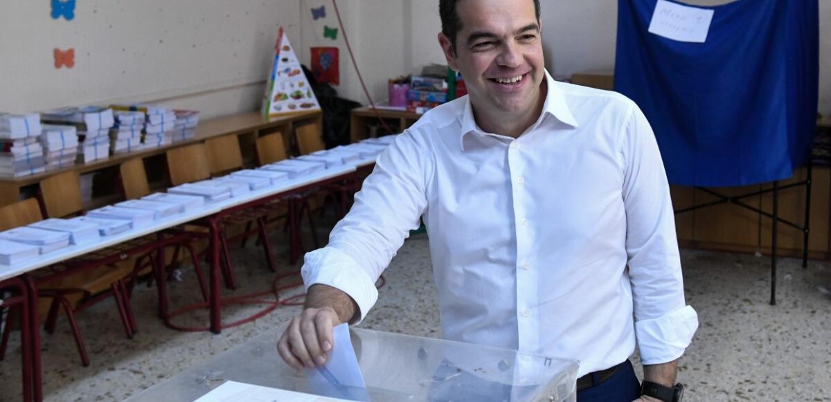 Στο Περιστέρι ψήφισε  ο Αλέξης Τσίπρας (ΒΙΝΤΕΟ)