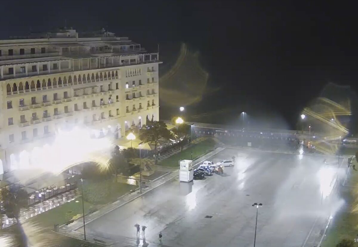 Θεσσαλονίκη: Δείτε live εικόνα από την πλατεία Αριστοτέλους