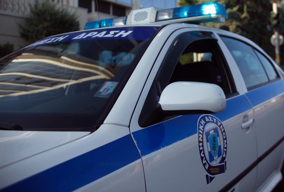 Θεσσαλονίκη: Αστυνομικοί βρήκαν νεκρή γυναίκα στο δρόμο