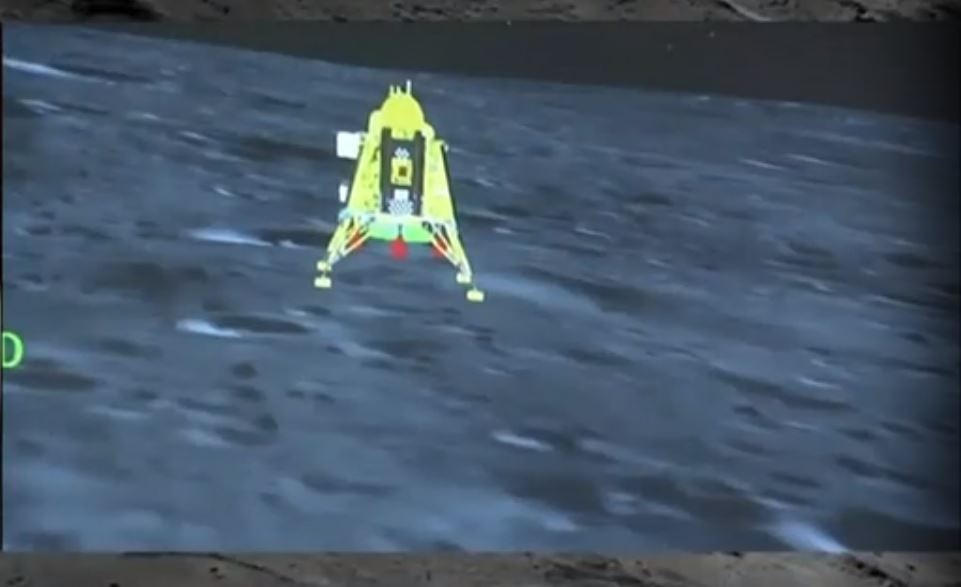 Ινδία: Ο Chandrayaan-3 προσεδαφίστηκε στο Νότιο Πόλο της Σελήνης (Video)