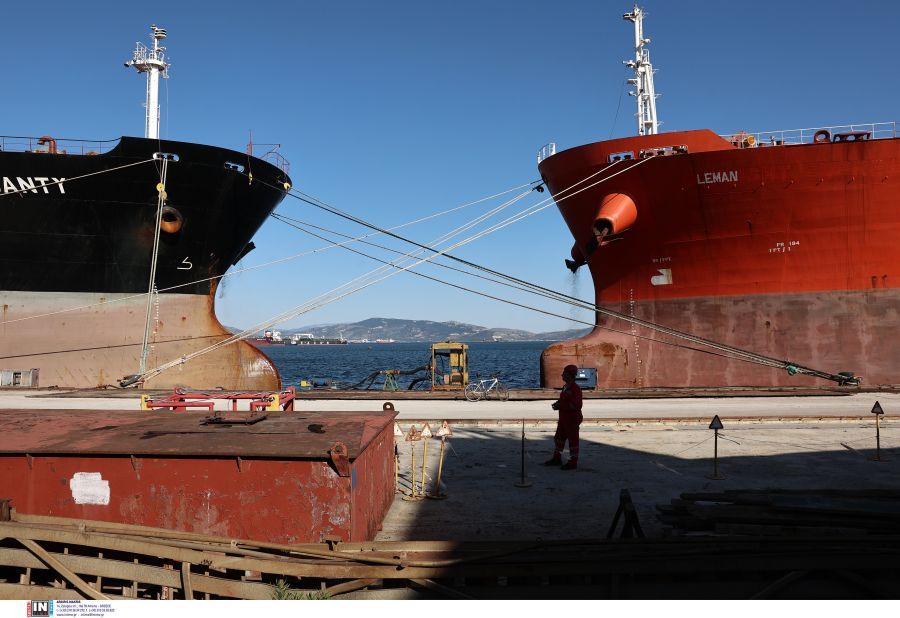 Σύγκρουση εμπορικών πλοίων ανοιχτά της Κεφαλονιάς