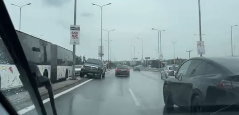 Κακοκαιρία στην Θεσσαλονίκη: Ατύχημα στη Γεωργικής Σχολής (Video)
