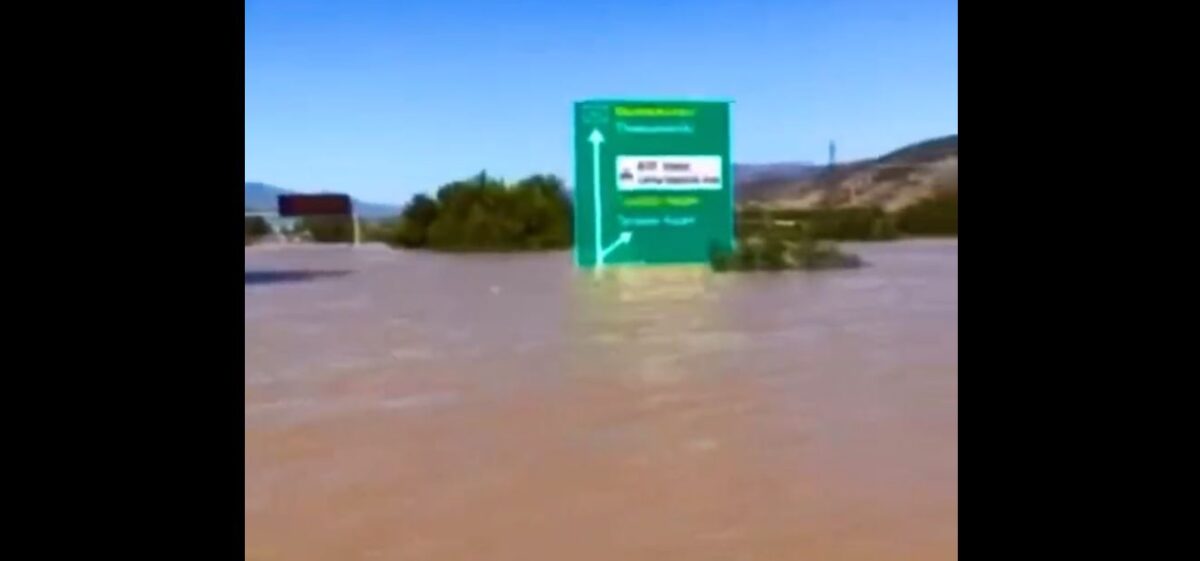 Απίστευτες εικόνες από την πλημμυρισμένη Εθνική Οδό μετά τα Τέμπη (Video)