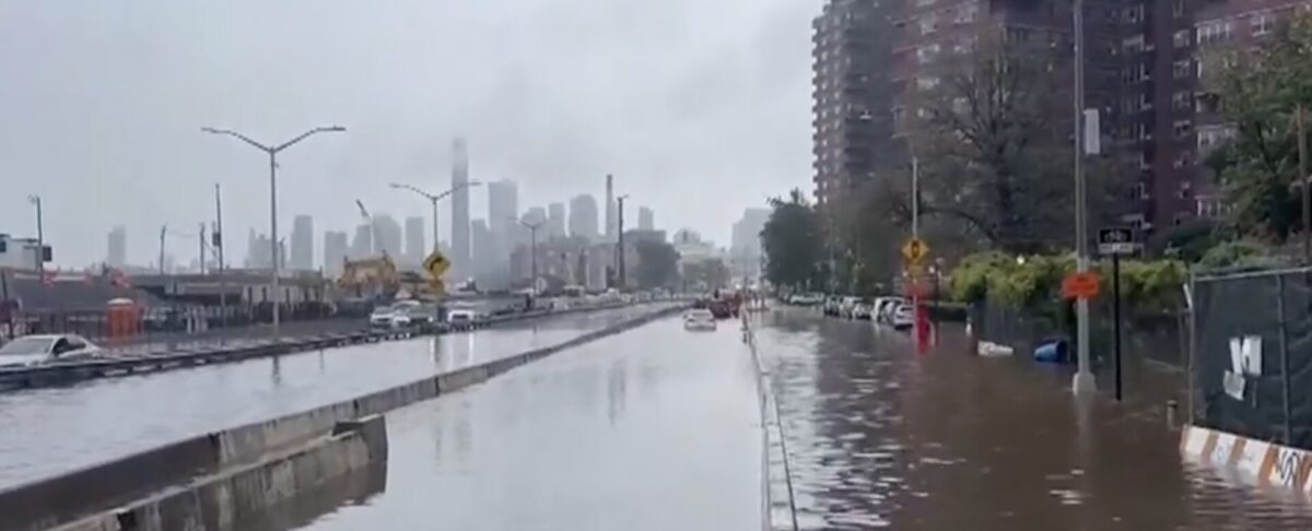 ΗΠΑ: Οι καταρρακτώδεις βροχές στη Νέα Υόρκη η «νέα κανονικότητα» λόγω της κλιματικής αλλαγής (Video)