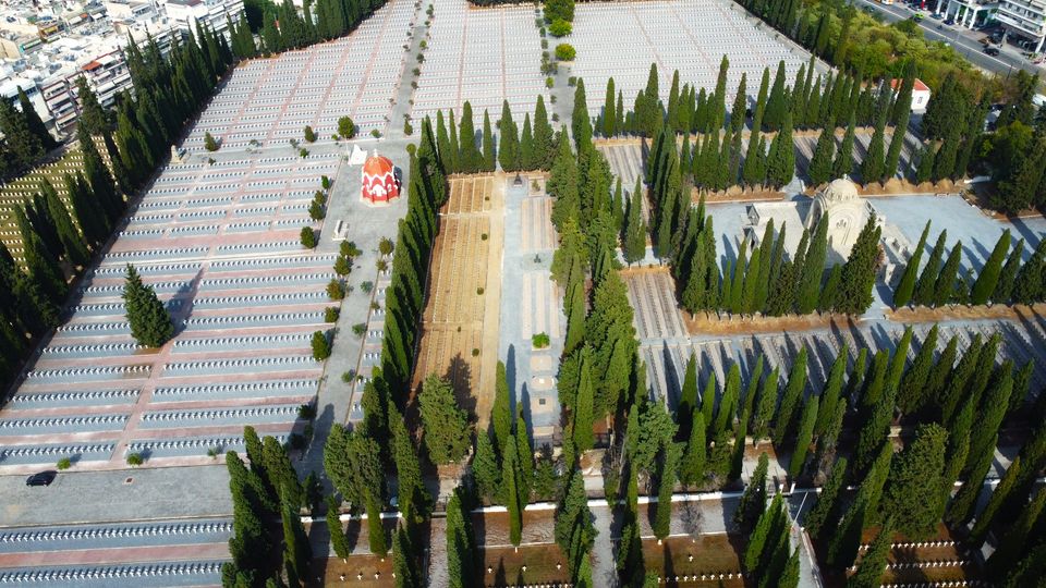 Τα συμμαχικά Κοιμητήρια του Ζέϊτενλικ από ψηλά (Drone video)