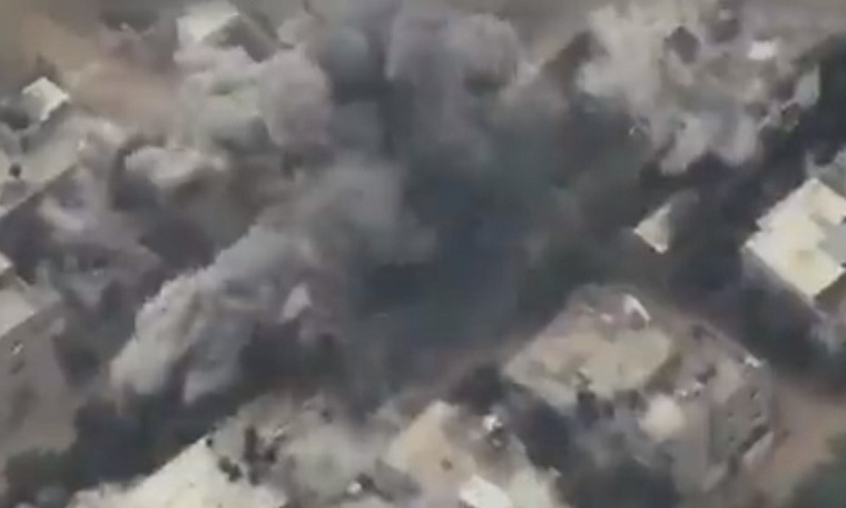Ο Νετανιάχου ανήρτησε βίντεο με τον ισραηλινό στρατό να βομβαρδίζει οικισμό στη Γάζα