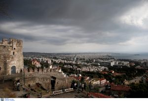 Αρναούτογλου: Ισχυροί άνεμοι και καταιγίδες το Σάββατο (25/11) (VIDEO)