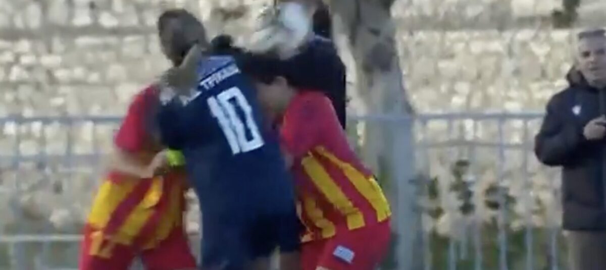  Σοκαριστική σύγκρουση τεσσάρων ποδοσφαιριστριών στον αγώνα Τρίκαλα – Καστοριά (Video)