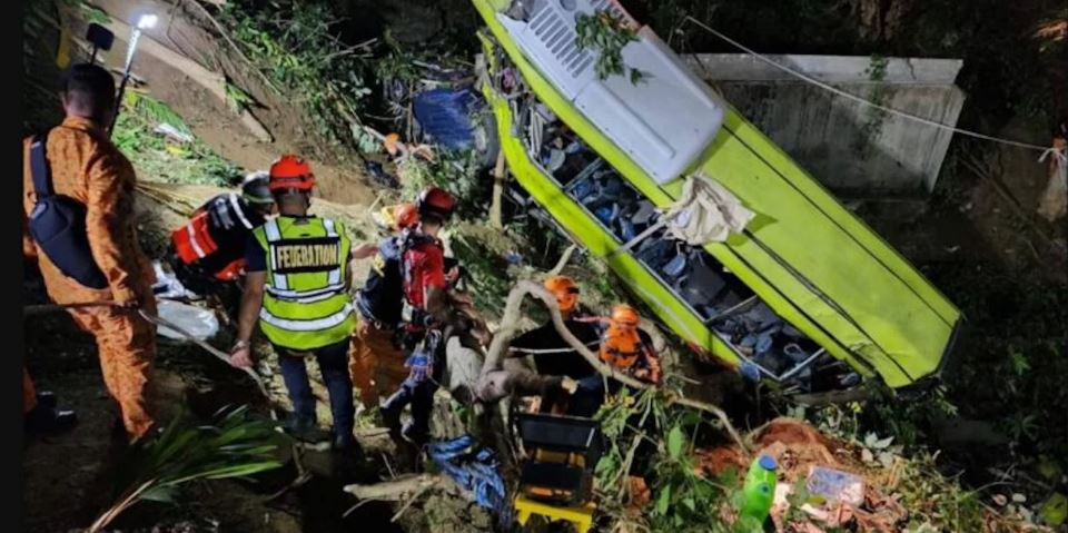 Τραγωδία στις Φιλιππίνες: Λεωφορείο έπεσε σε χαράδρα -17 νεκροί