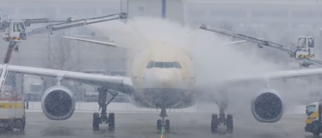 Αεροδρόμιο  Μονάχου κλειστό λόγω χιονιά (ΒΙΝΤΕΟ)