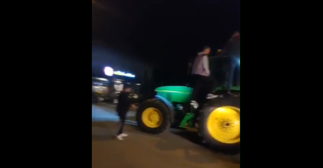 Οι αγρότες έκλεισαν τον κόμβο Θέρμης (VIDEO)