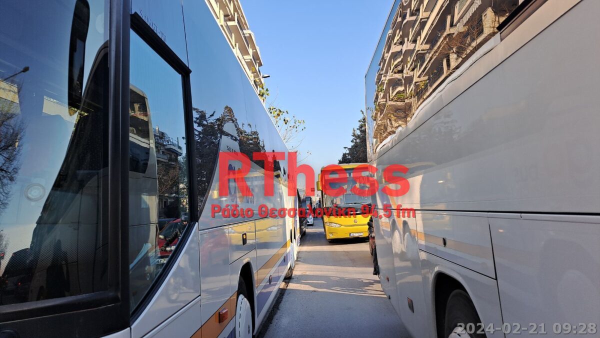 Τουριστικά λεωφορεία στους δρόμους της Θεσσαλονίκης (Photos & Videos)