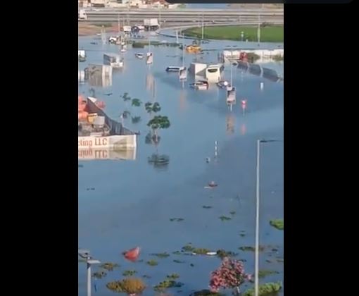 Πλημμύρισε το Ντουμπάι! Απίστευτες εικόνες