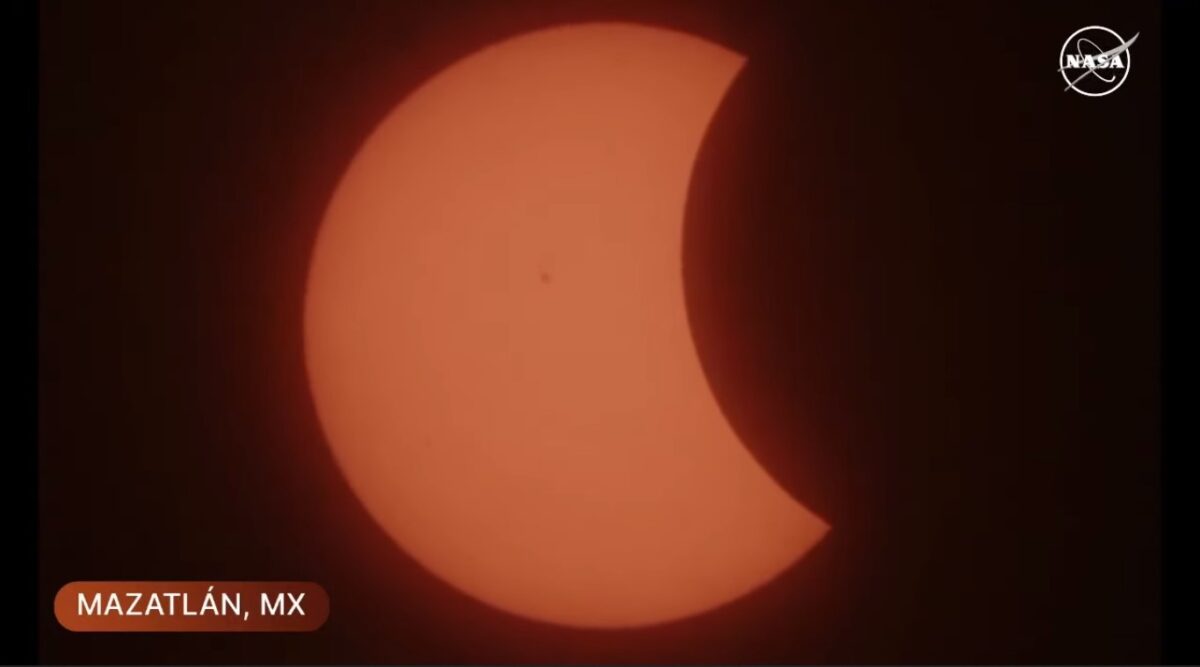 Αστρονομία: Δείτε σε live μετάδοση την ολική έκλειψη Ηλίου