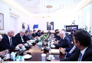 Συνάντηση Μητσοτάκη με Περιφερειάρχες